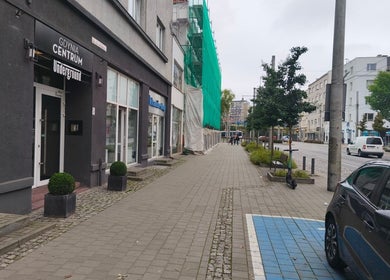 Вход в Salon Twój Styl на уютной улице в Гдыня, Воеводство Поморское, PL.