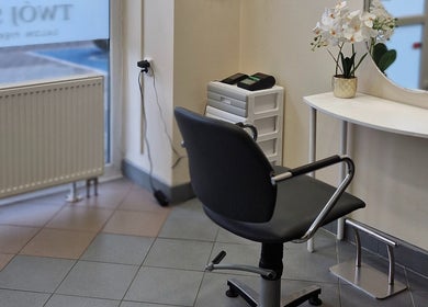 Современное парикмахерское кресло в салоне 'Twój Styl', Гдыня, Войводство Поморское, PL.