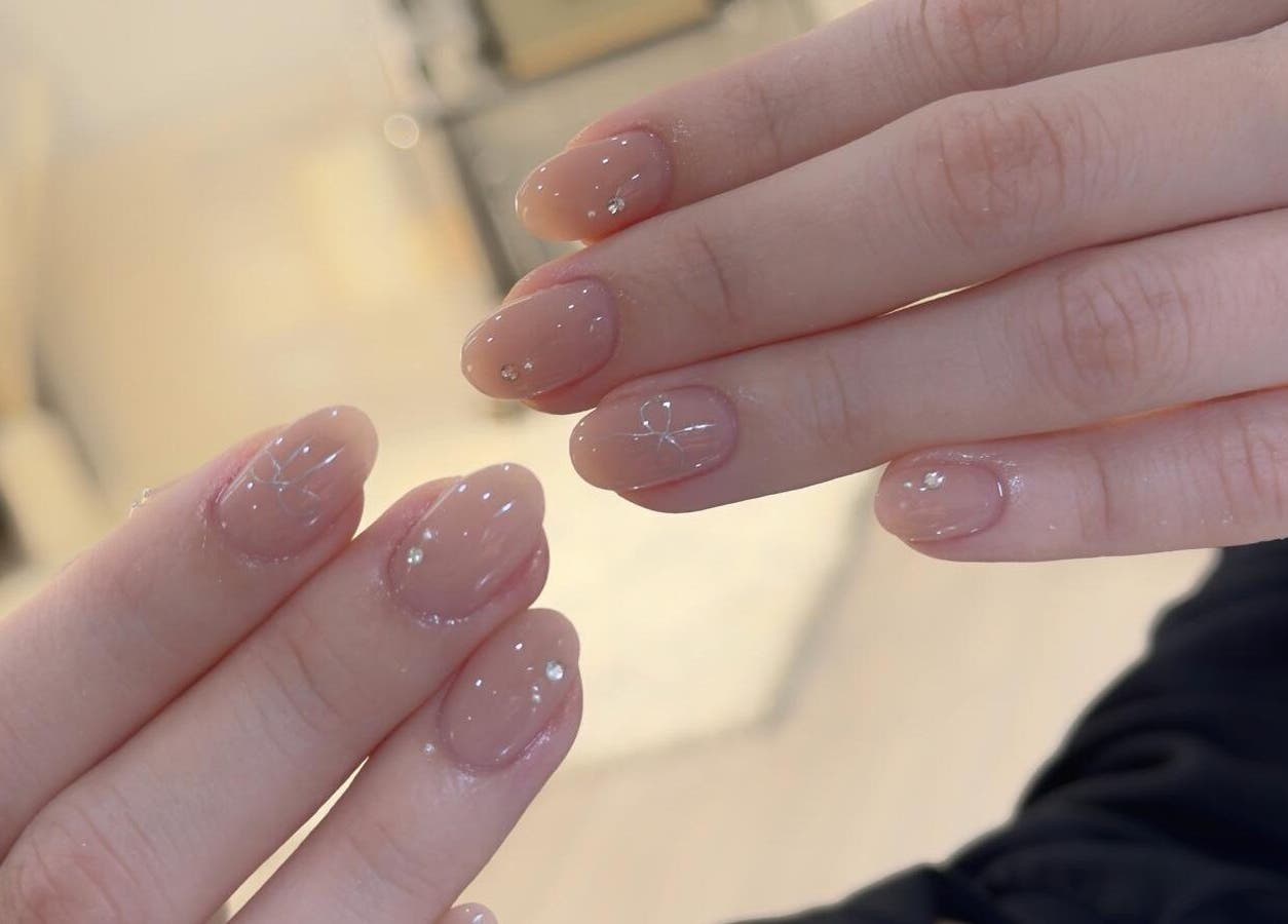 Mini Koala Nail HK 香港島, 香港島, HK 精致美甲设计，闪亮水钻，优雅大方。