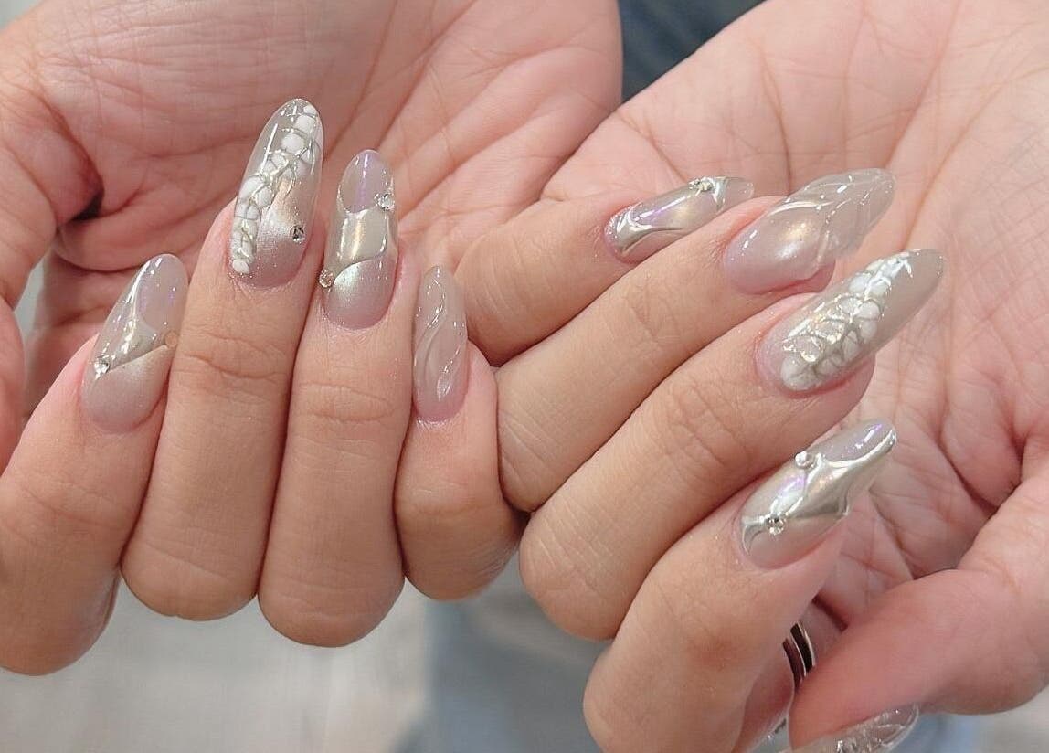 Mini Koala Nail HK的光澤美甲設計，位於香港島, 香港島, HK。