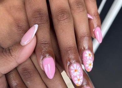 Pink floral nail art by Traveling Nail Babe in Cape Town, Western Cape, ZA.