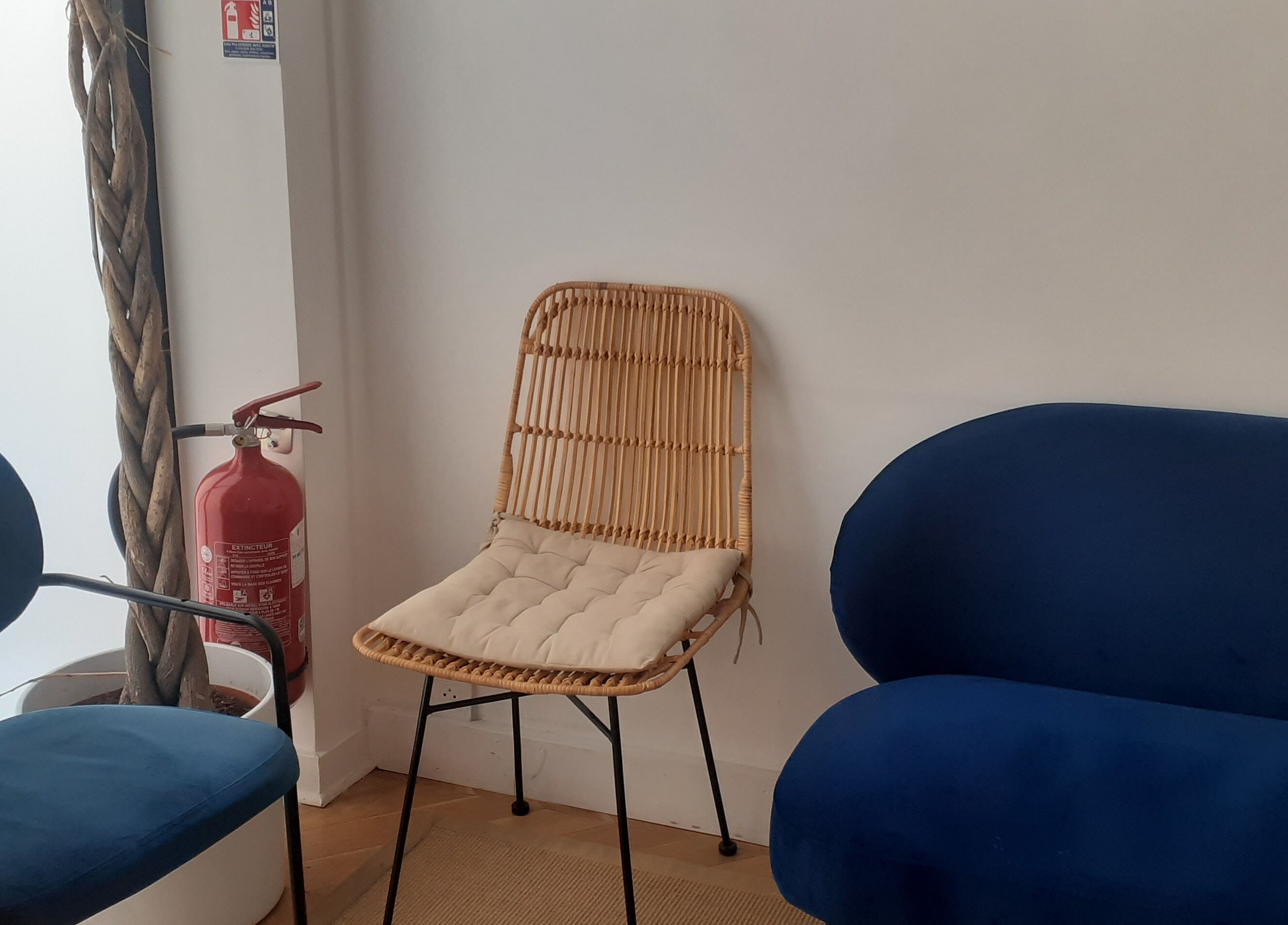 Coin détente avec sièges chez Maylis Carpentier, Boulogne-Billancourt, Île-de-France, FR.