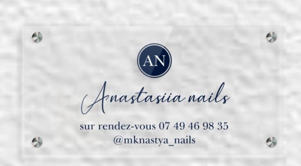 Элегантная вывеска Nails в Лилле, Hauts-de-France, FR с контактной информацией.