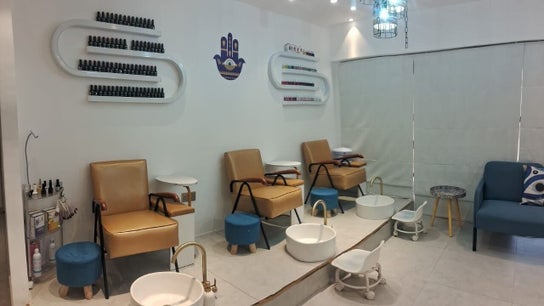 Shine Bright Ladies Salon