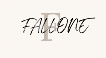 Logo élégant de Beauty Fallone à Cholet, Pays De La Loire, FR, avec typographie moderne.