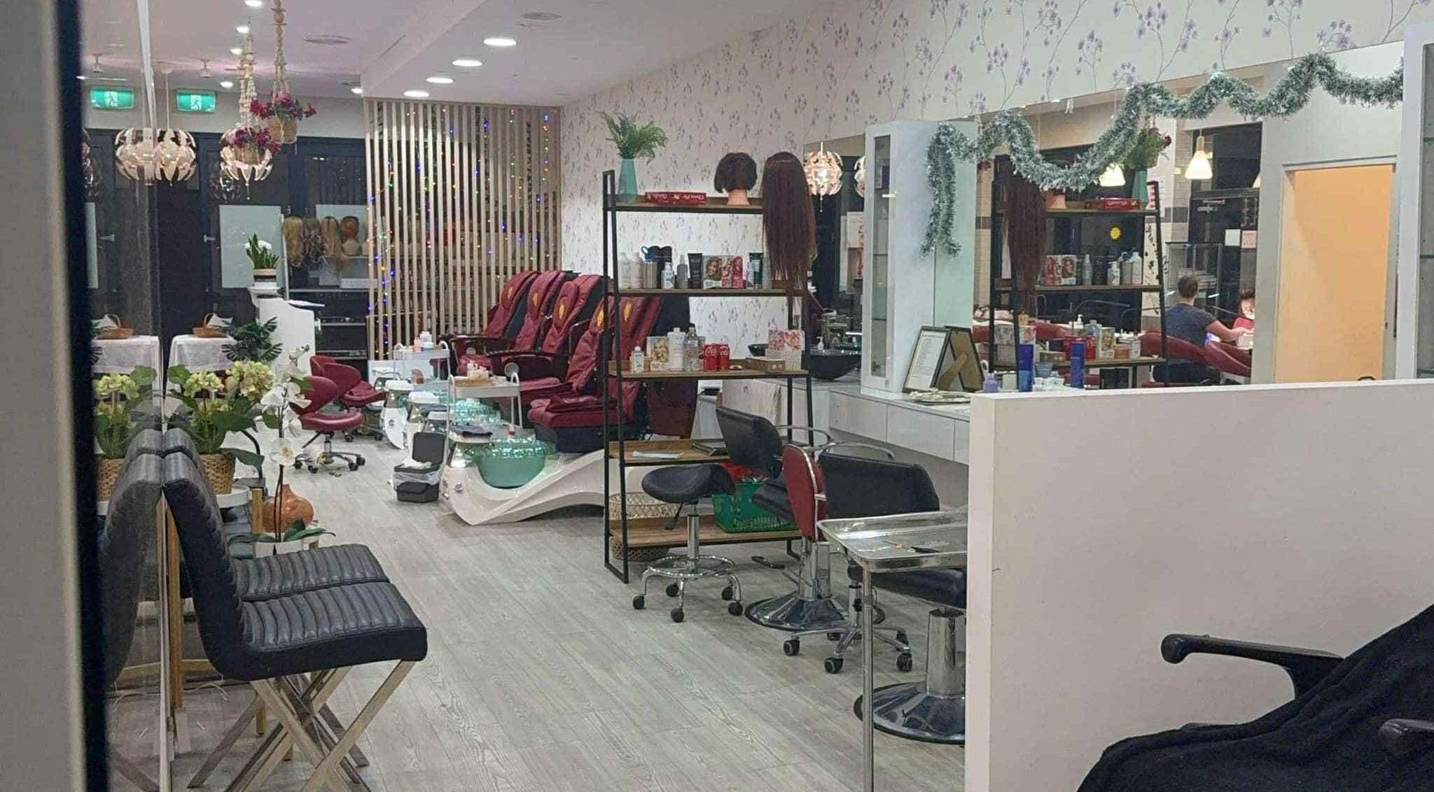 Chic interior of VBeauty Dickson salon in Dickson, Australian Capital Territory, AU showcasing modern beauty stations.