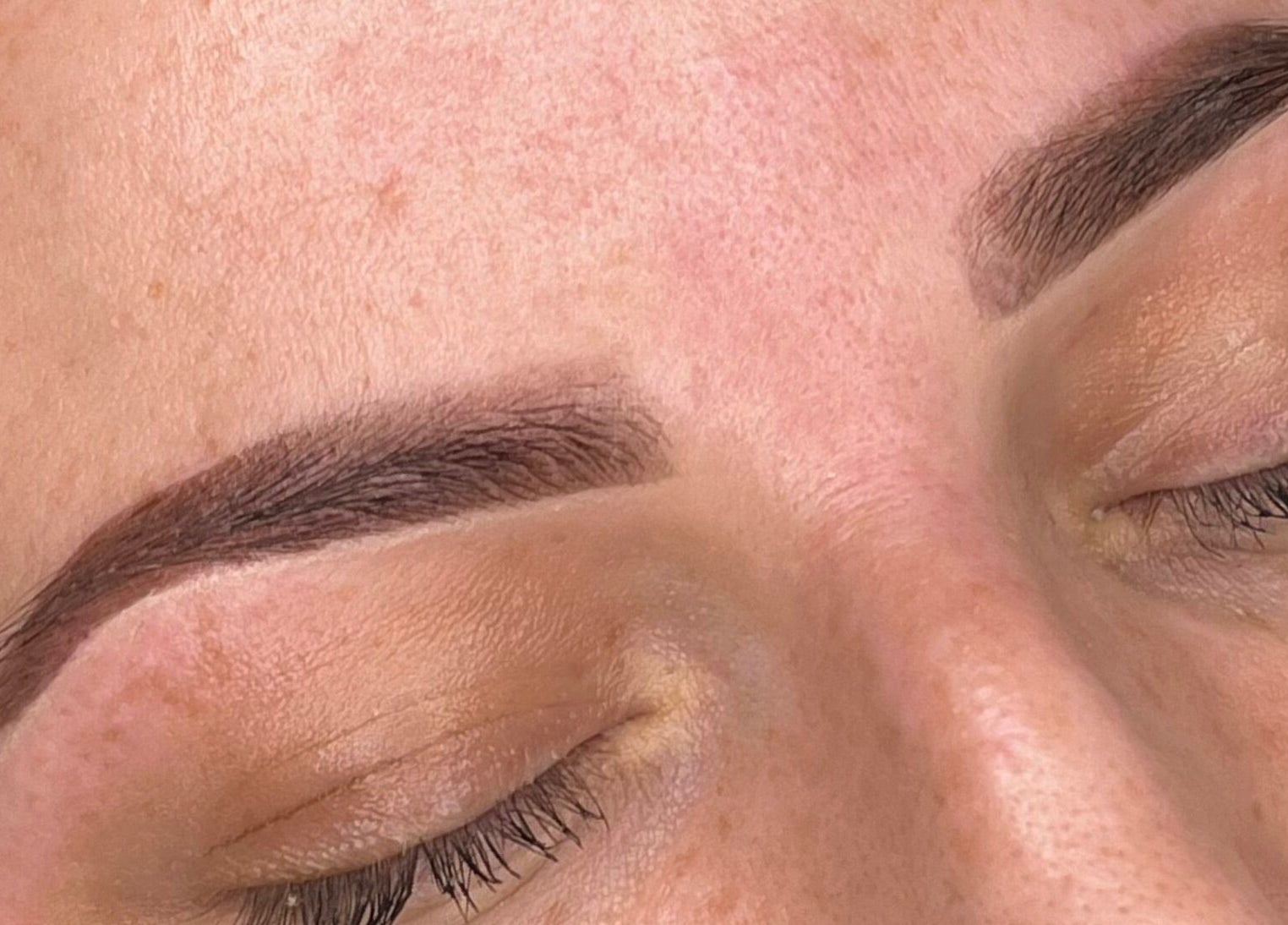 Expertly shaped eyebrows at Left & Right Beauty in Colchester, England, GB, showcasing precise beauty care.