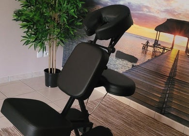 Chaise de massage à Institut Légendes d'Olène, Pontcharra, Auvergne-rhône-alpes, FR. Ambiance apaisante.