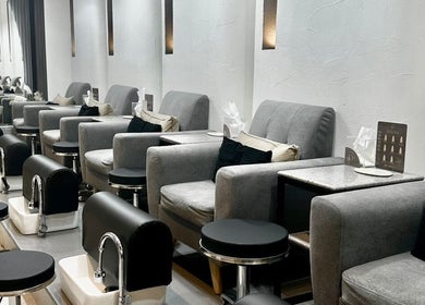Comfortable pedicure stations at Peony Beauty Center Kalba, Kalba, Sharjah, AE. Plush seating and modern decor.