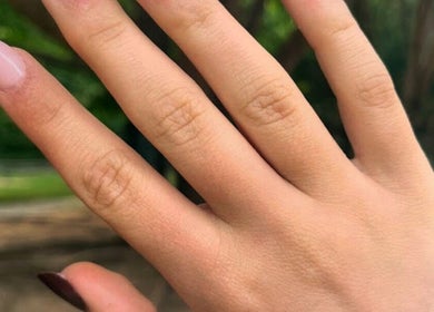 Unhas decoradas na Unhas ao Cubo, Porto, Porto, PT. Manicure elegante em tons neutros.