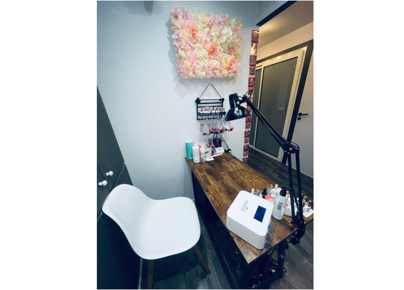 Espace manucure chez Isis Parfums et Beauté à La Clayette, Bourgogne-franche-comté, FR.