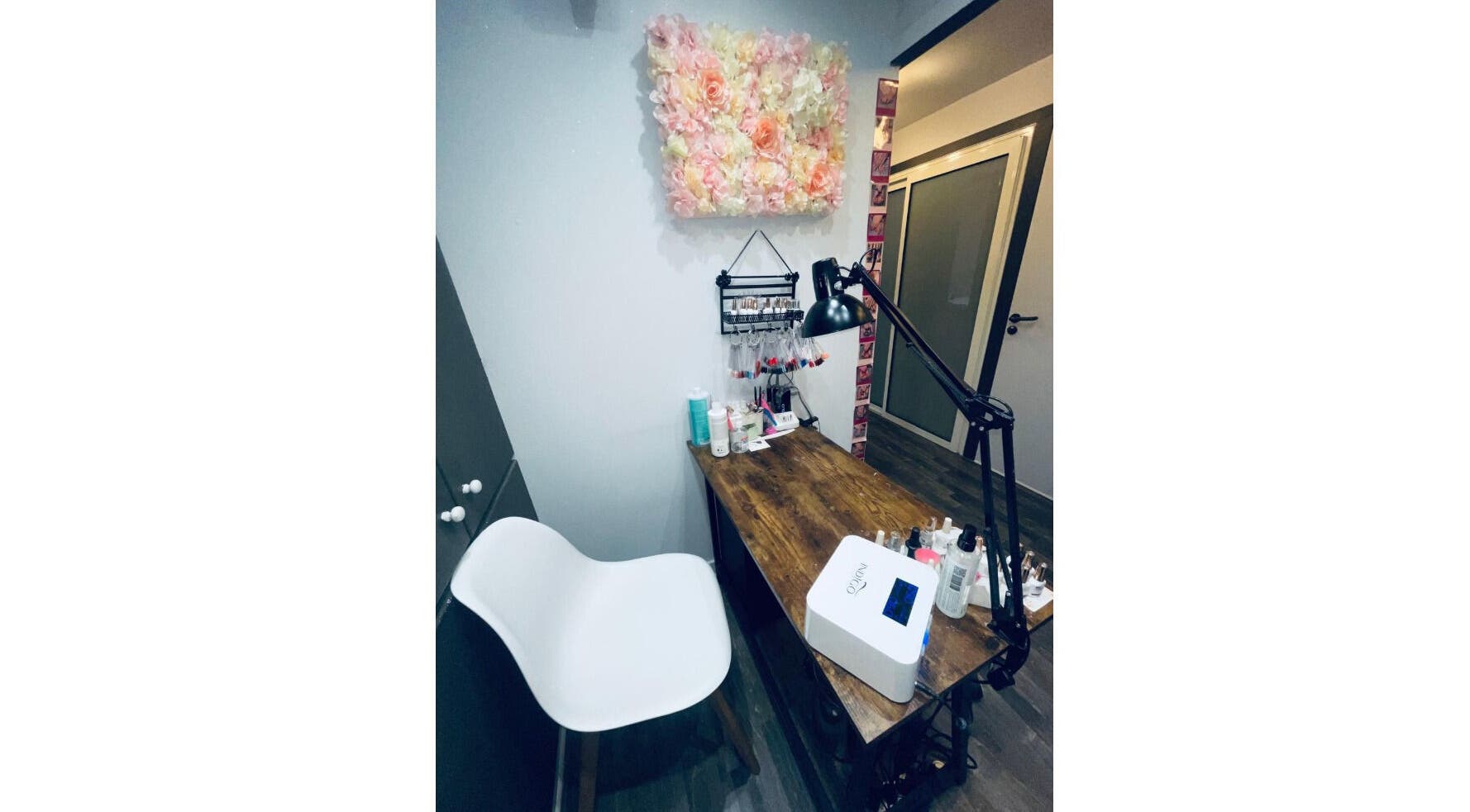 Espace manucure chez Isis Parfums et Beauté à La Clayette, Bourgogne-franche-comté, FR.