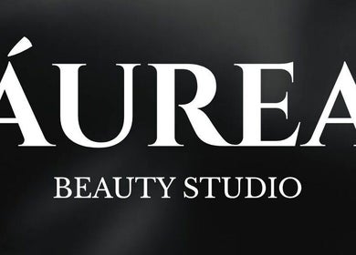 Logotipo de Áurea Studio en Aguascalientes, Aguascalientes, MX, destacado sobre fondo negro.