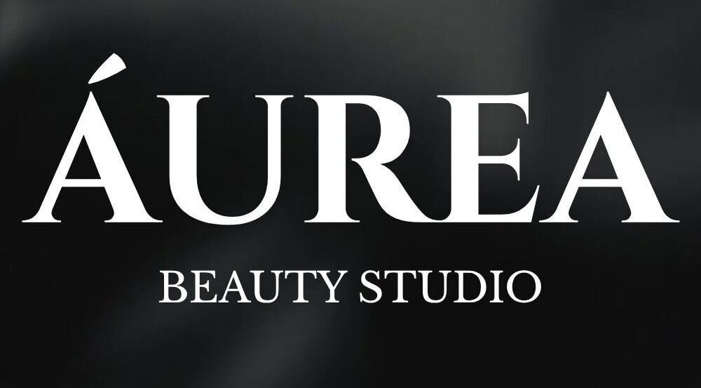 Logotipo de Áurea Studio en Aguascalientes, Aguascalientes, MX, destacado sobre fondo negro.