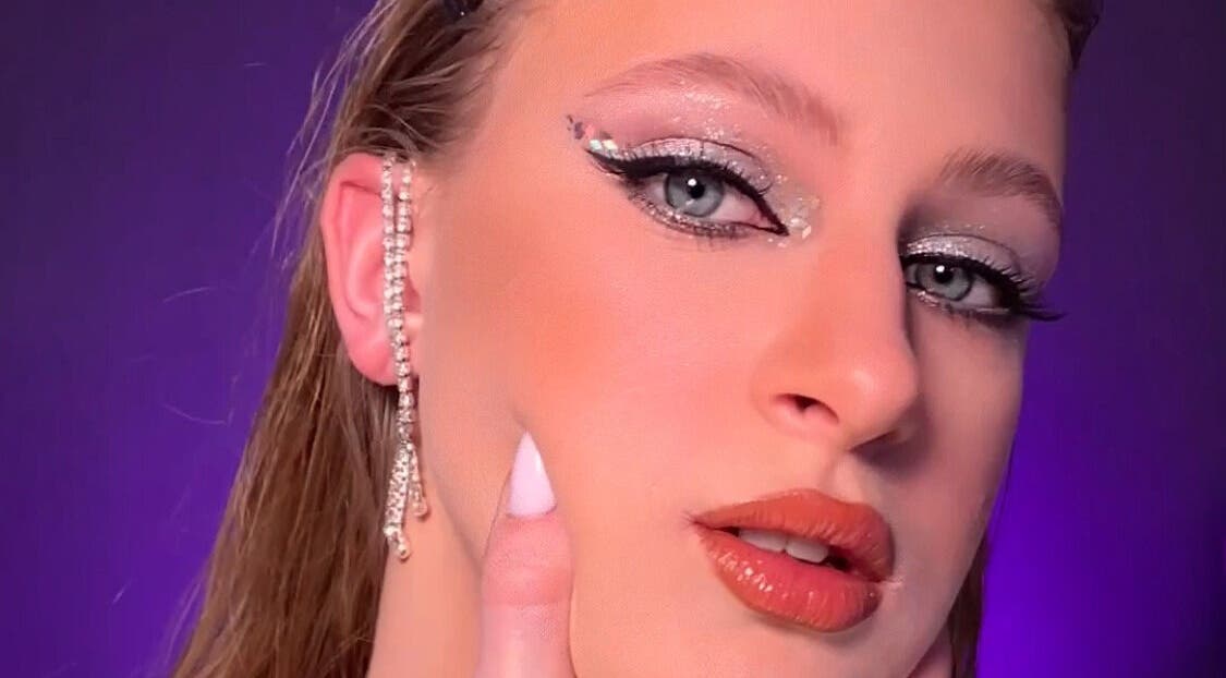 Макіяж з блискучими тінями в салоні ohmylashes, Стрий, Львівська Область, UA.