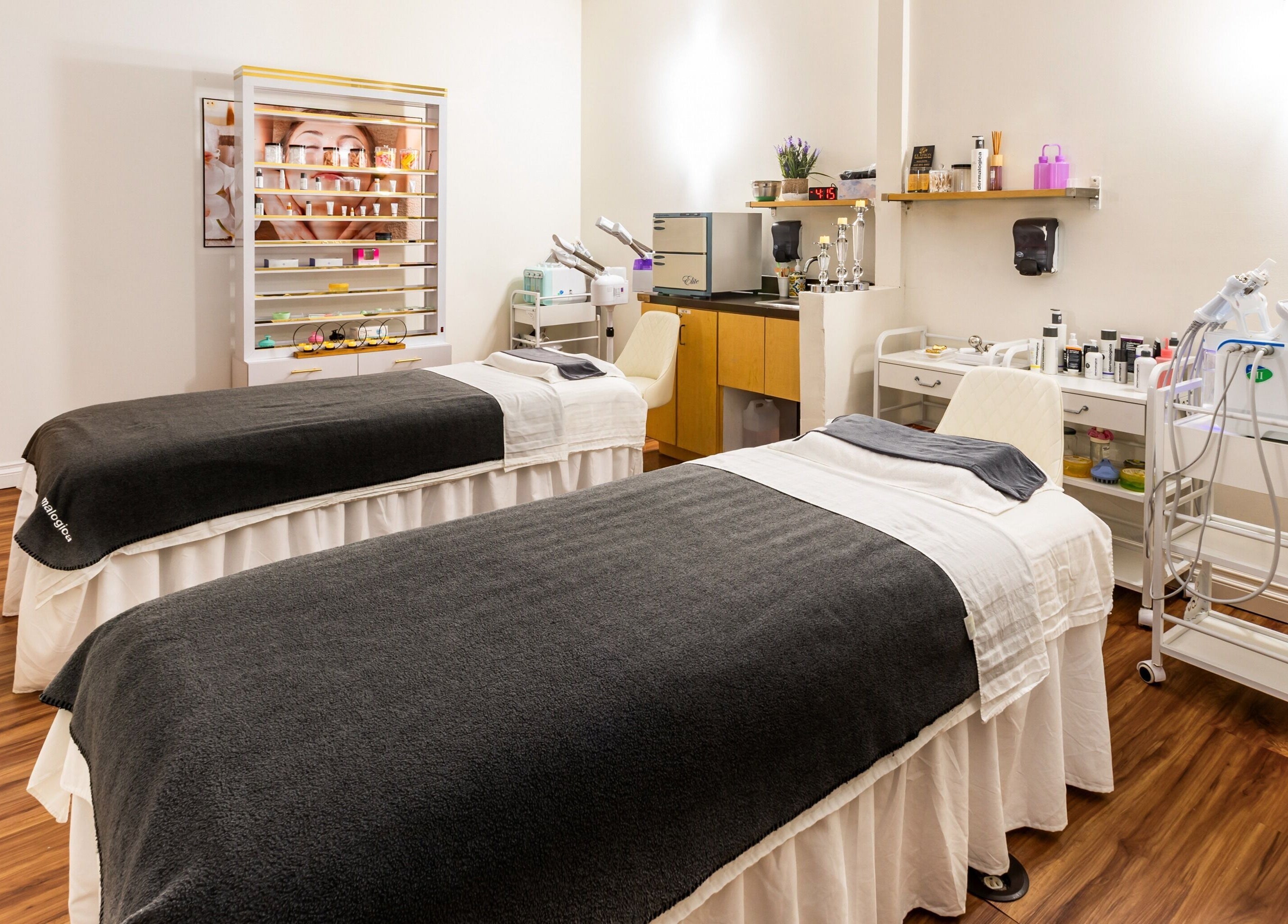 Twin massage beds at Elation Massage & Spa - San Diego, ensuring a serene experience in San Diego, California, US.