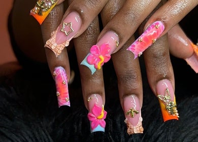 Vibrant floral nail art with gold details at Narasdreamhouse, London, England, GB.