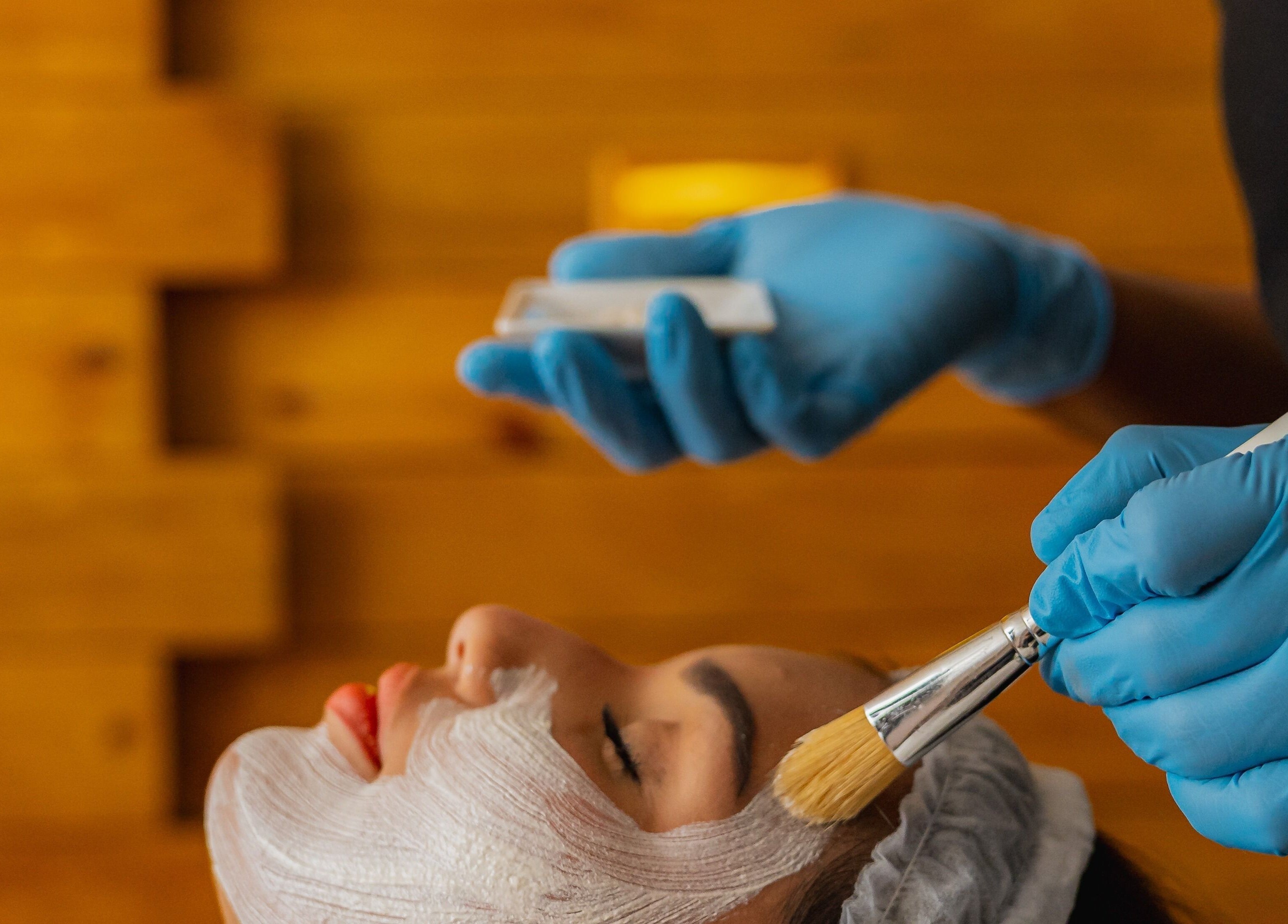 A facial treatment in progress at Purun Spa, Eagle, AW, showcasing expert skincare application.