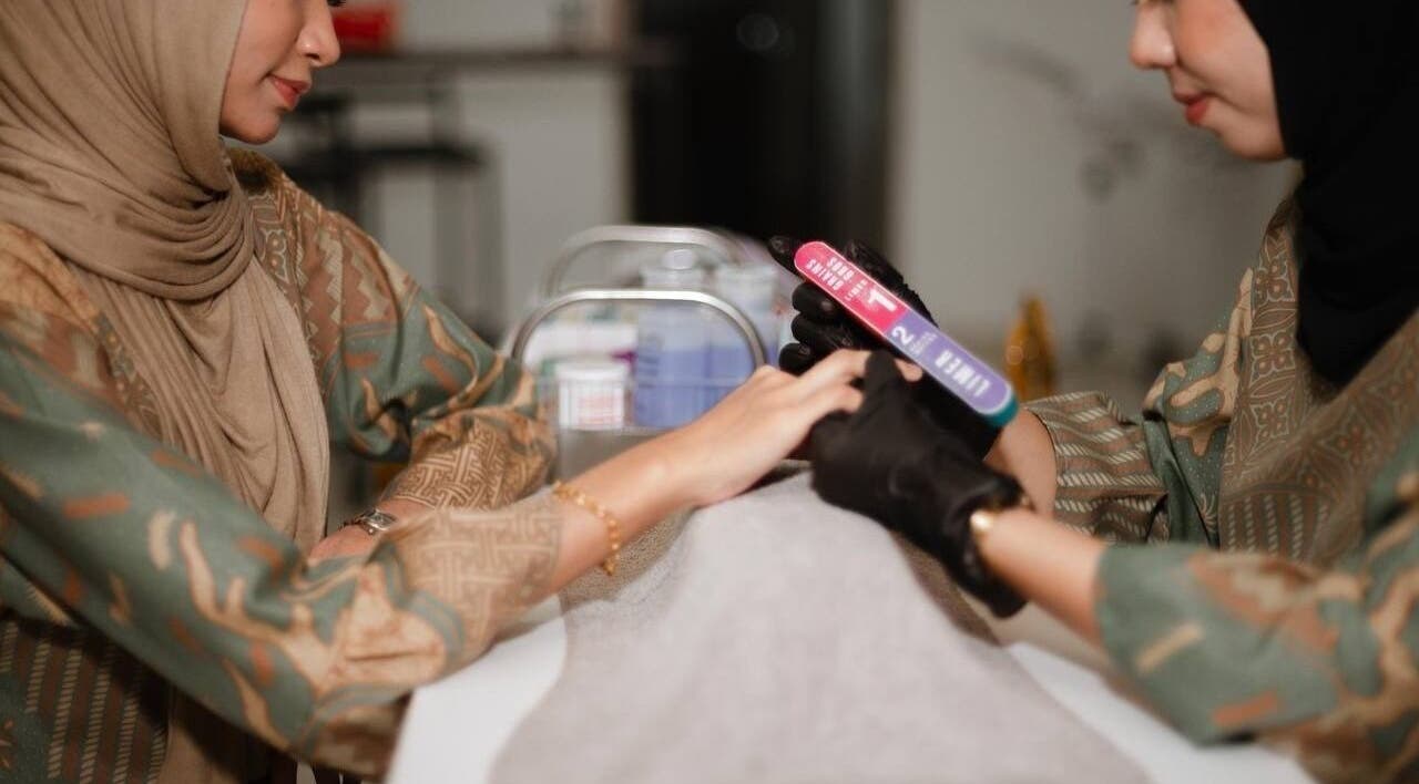 Hanabi Spa staff providing manicure service in Bayan Lepas, Pulau Pinang, MY.