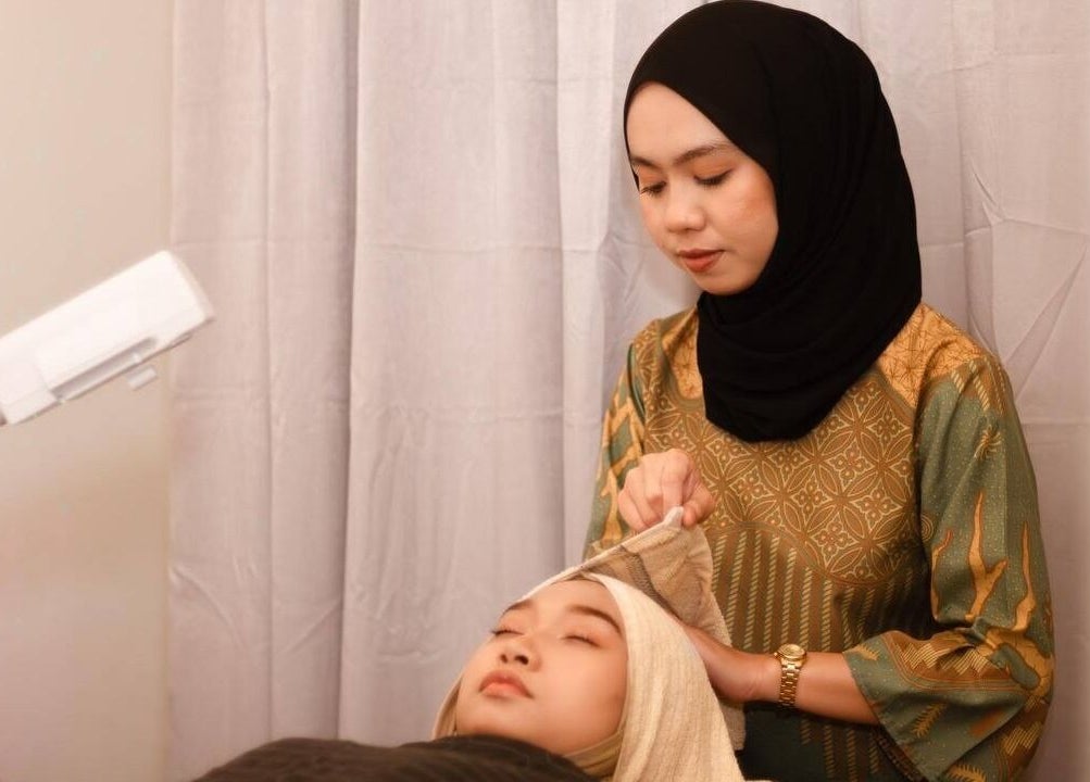 Relaxing facial treatment at Hanabi Spa, Bayan Lepas, Pulau Pinang, MY highlighting tranquility and care.