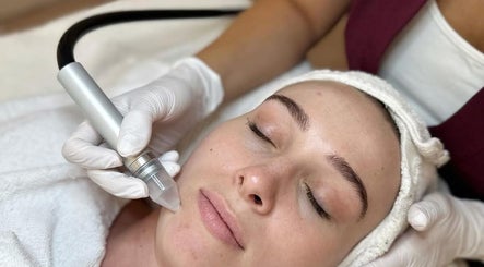 Процедура за лице в Мира Иванова, София, Област София, BG, за красива и здрава кожа.