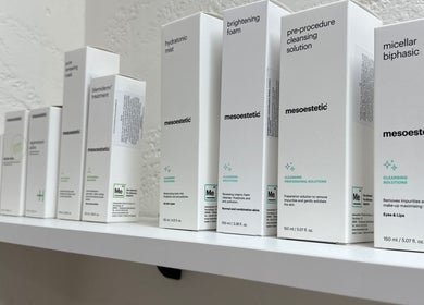 Продукти за грижа за кожата на рафт в Мира Иванова, София, Област София, BG.