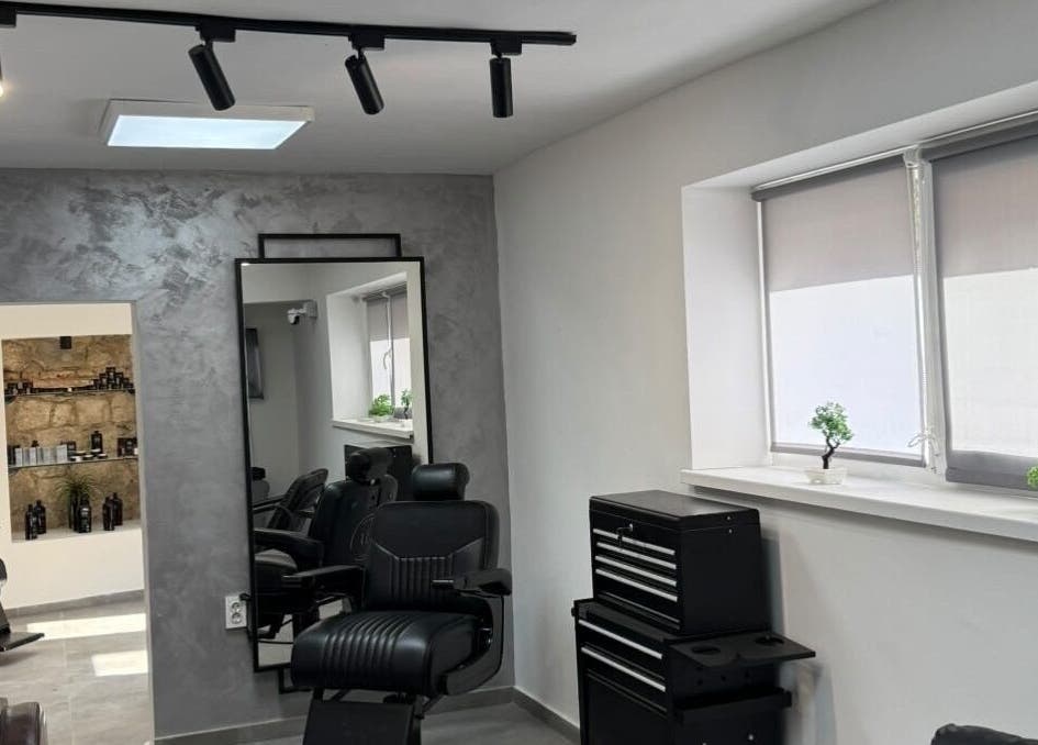 Modern barber chair and mirror at Xtreme Kutz, Varna, Varna, BG.