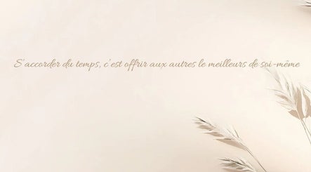 Citation inspirante chez Douce'heure pour Soi à Auxerre, Bourgogne-franche-comté, FR, sur fond beige avec pampas.