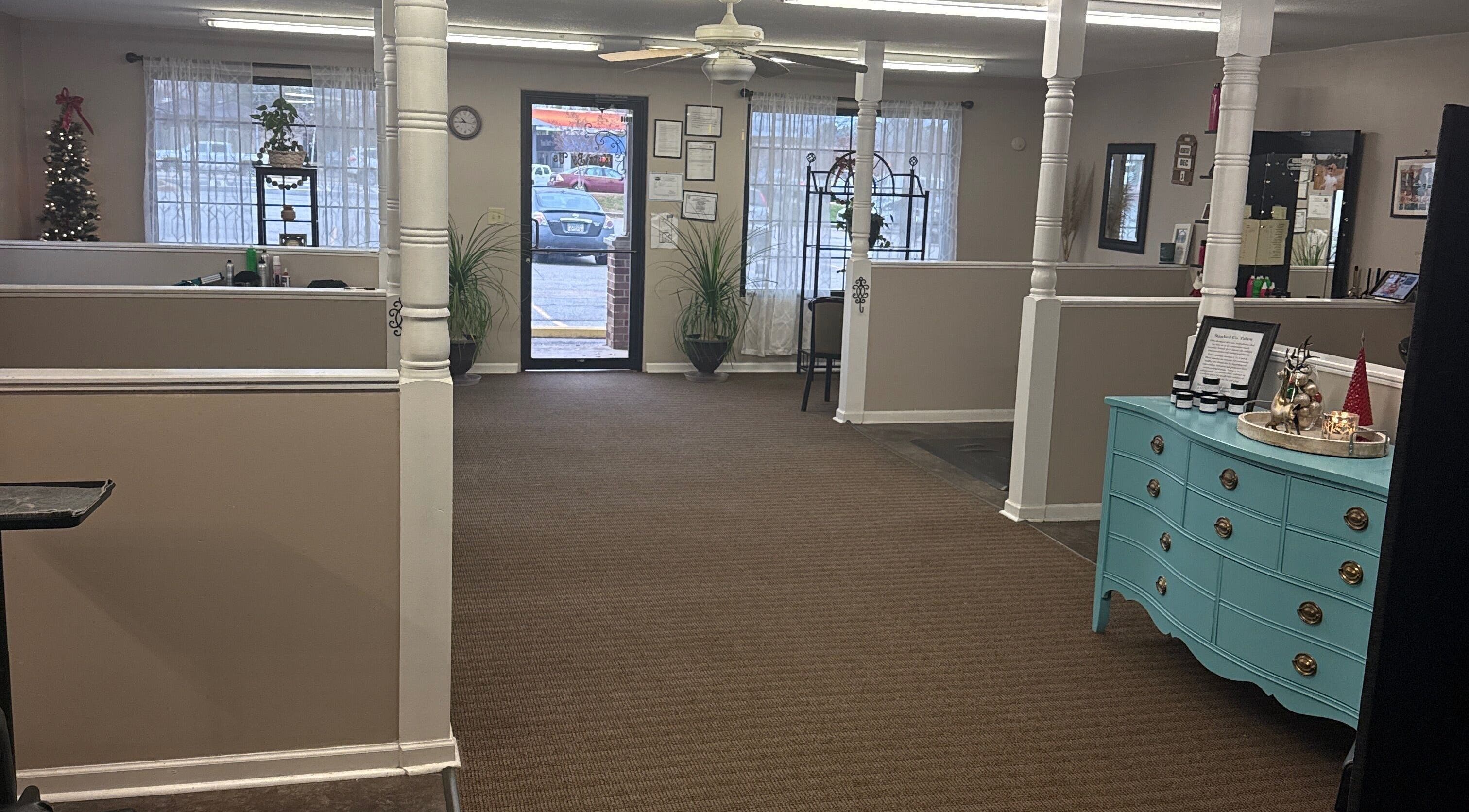 Inviting lobby of Kutz By Us, Thomaston, Georgia, US, featuring comfy seating and modern decor.