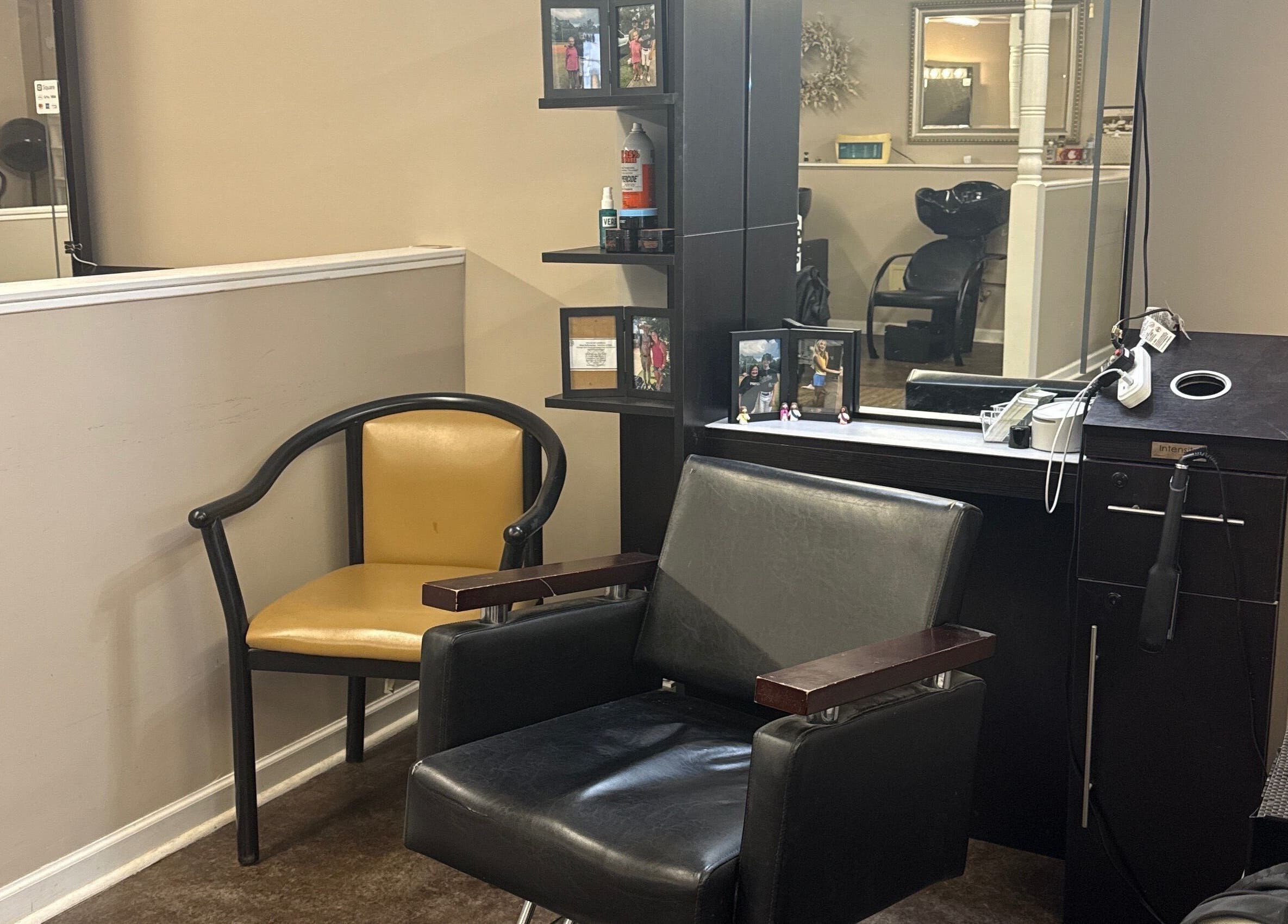 Cozy styling chair at Kutz By Us, Thomaston, Georgia, US, offering personalized beauty experiences.