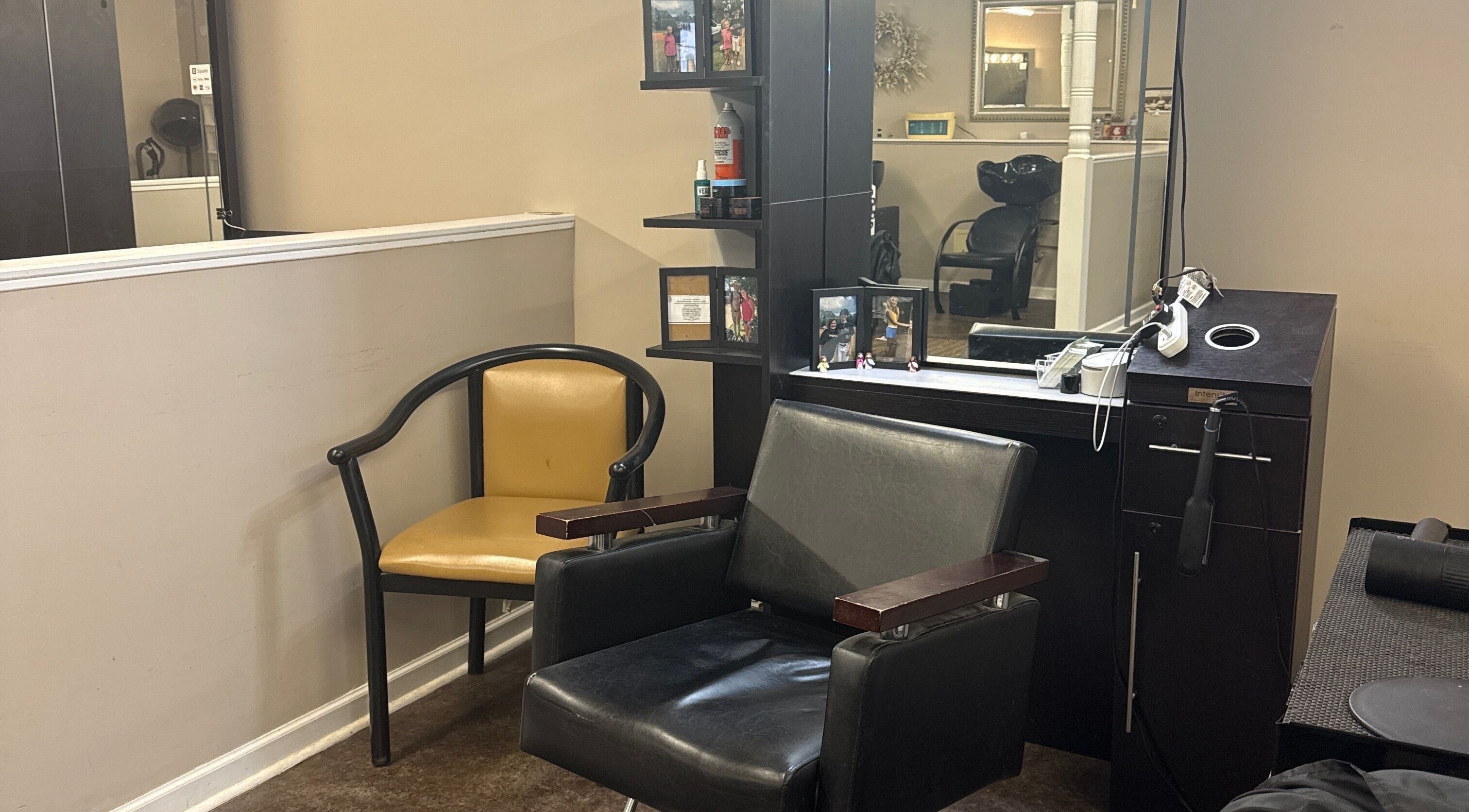 Cozy styling chair at Kutz By Us, Thomaston, Georgia, US, offering personalized beauty experiences.