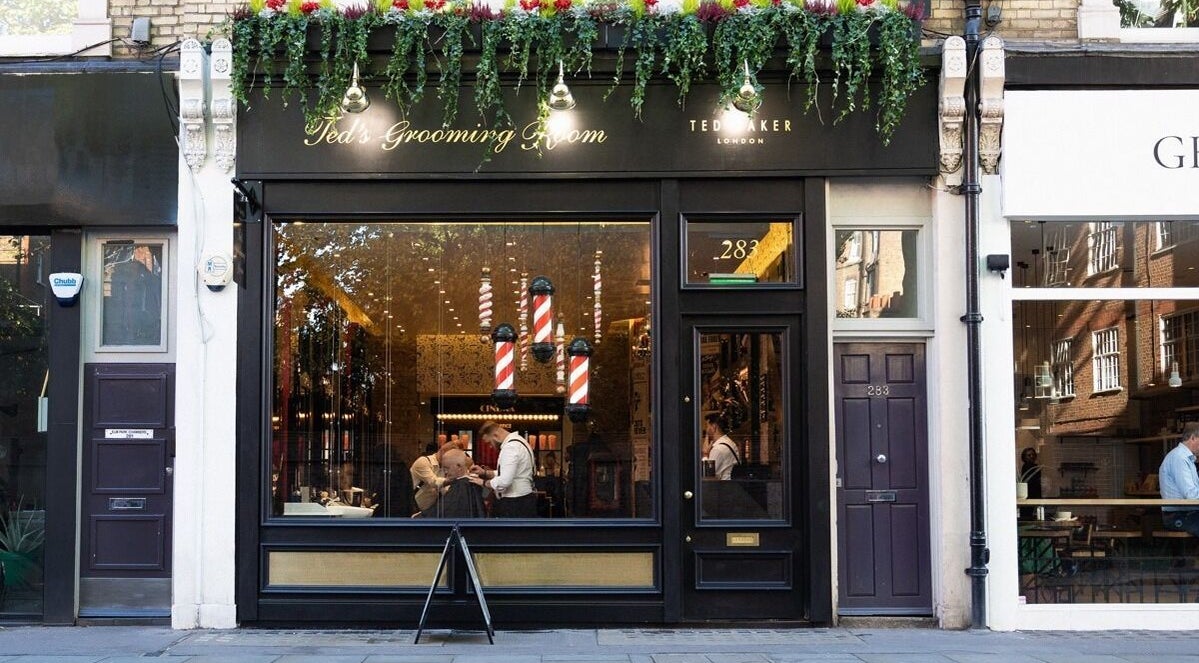 Ted's Grooming Room: Chelsea - Fulham Road facade in London, England, GB, showcasing classic barber design.