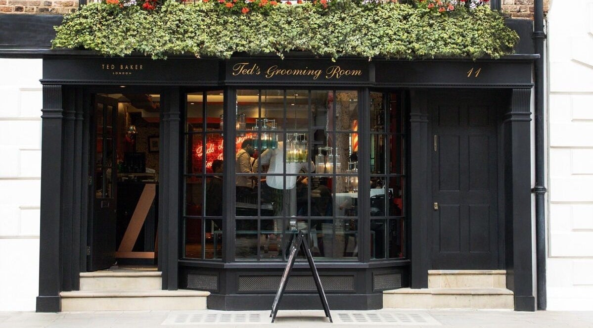 Elegant front of Ted's Grooming Room: Marylebone - Duke Street, London, England, GB.