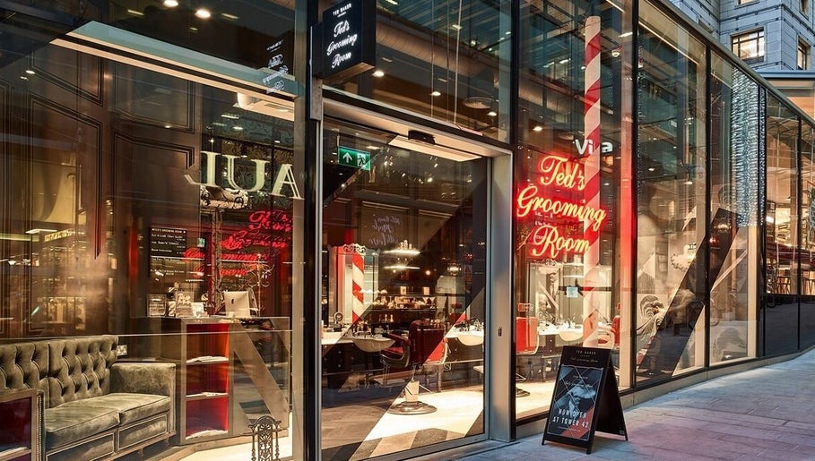 Exterior view of Ted's Grooming Room: Liverpool Street - Tower 42 in London, England, GB, showcasing chic design.