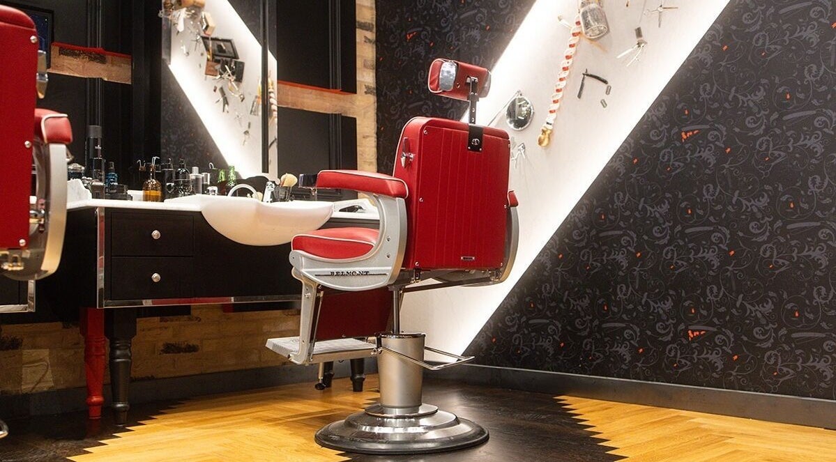 Luxurious barber chair at London Bridge - Borough Yards, Ted's Grooming Room, London, England, GB.