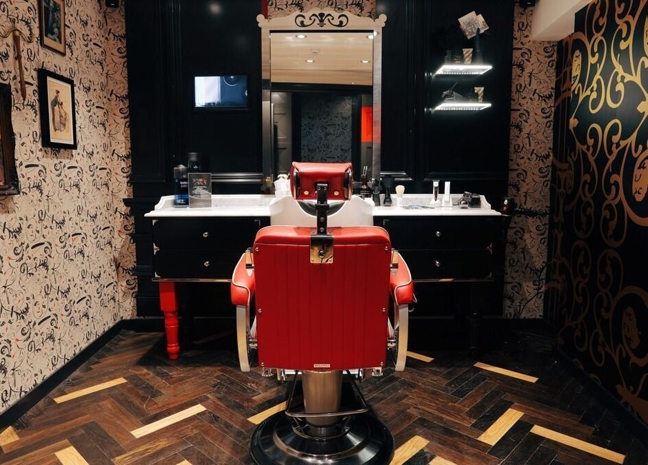 Modern chic barber chair in Ted's Grooming Room, Mayfair - Avery Row, London, England, GB.