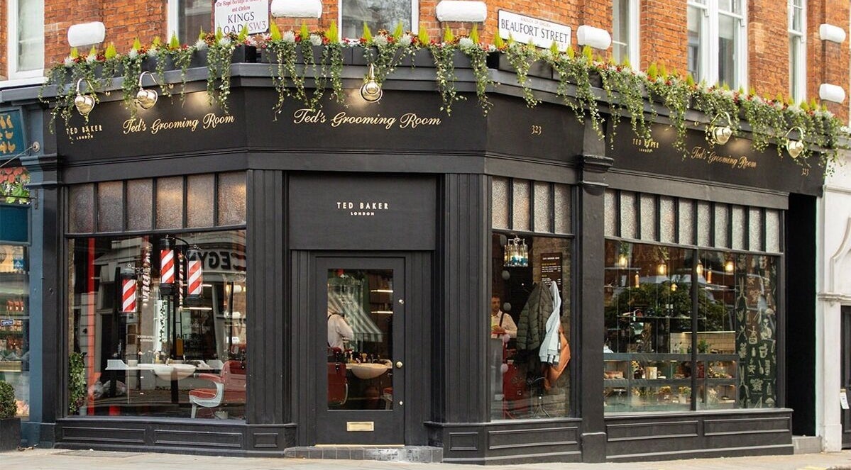 Chelsea - 323 King's Road, Ted's Grooming Room exterior view in London, England, GB