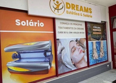 Exterior of Dreams Estética & Solário showcasing beauty services near Lumera Nails, Figueira Da Foz, Coimbra, PT.