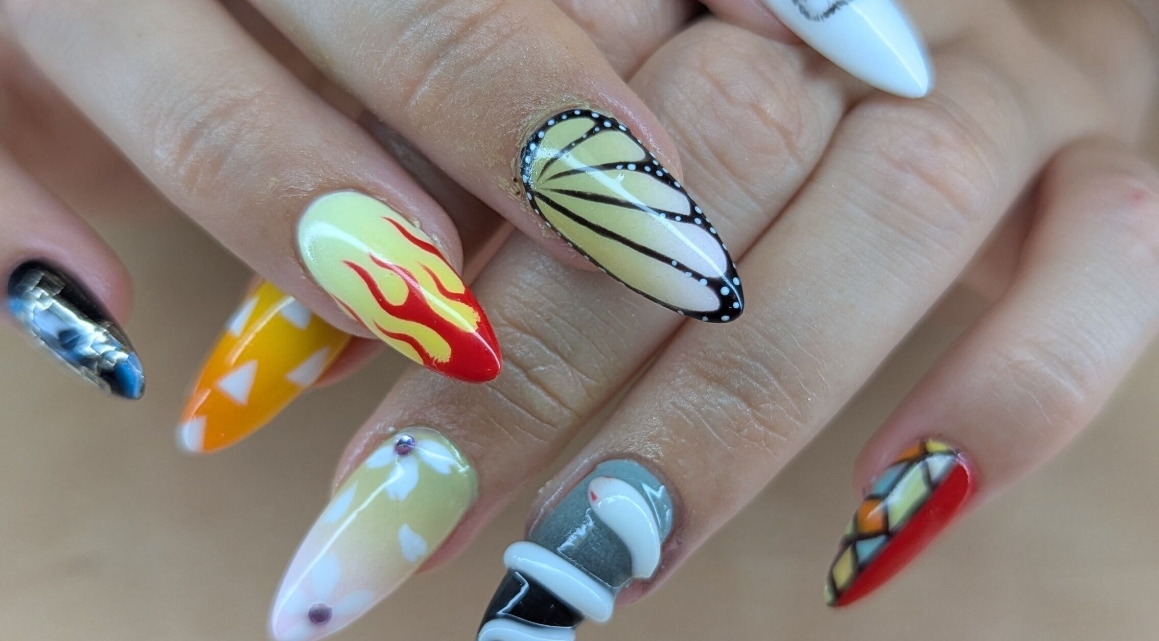 Designs d'ongles créatifs chez Coquette Minute, Montpellier, Occitanie, FR.