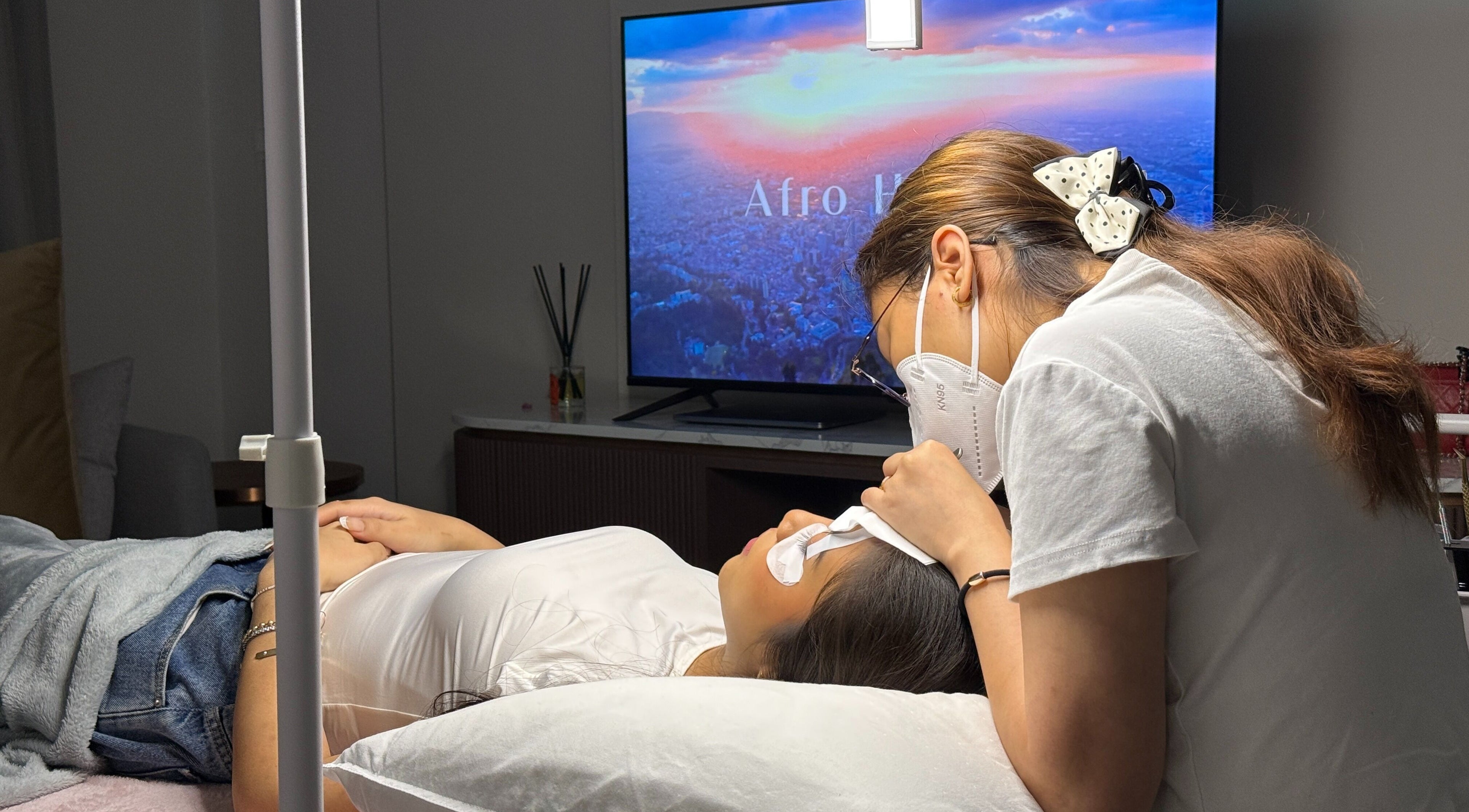 LEIA Lash Bar technician working on a client in Kuala Lumpur, Wilayah Persekutuan Kuala Lumpur, MY.