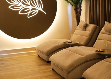 Zone de relaxare luxoase la Breeze Luxury Spa, București, București, RO oferind confort suprem.