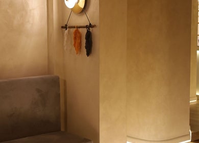 Colț relaxant la Breeze Luxury Spa, București, București, RO, cu decor minimal și lumină caldă.