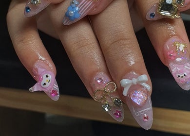 Arte de unhas encantadoras em Beatriz Rosa - Nail art, Pernambuco, Pernambuco, BR. Design detalhado e colorido.