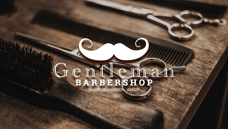Outils de coiffure au Gentleman's Barbershop, Amqui, Québec, CA. Élégance et style masculins raffinés.