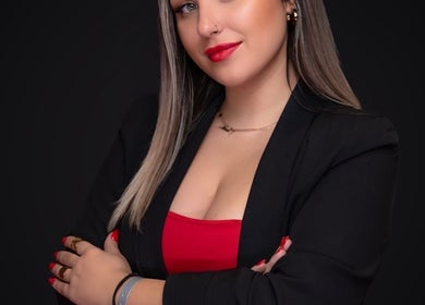 Κομψή εμφάνιση από Christina Makri Lash expert στην Πειραιάς, GR.