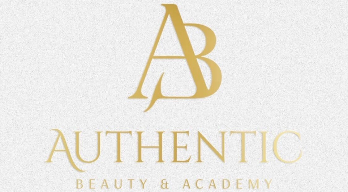 Logo dourado da Authentic Beauty & Academy em São João Da Madeira, Aveiro, PT.