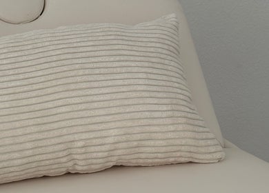 Travesseiro em sala de relaxamento na Esthetics by Rita, Moreira, Porto, PT, para um toque de conforto.