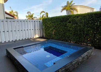 Tranquil courtyard with spa pool at Reevitalise Wellness, Muang Pattaya, Chang Wat Chon Buri, TH.