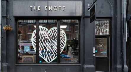 Immagine 3, The Knott