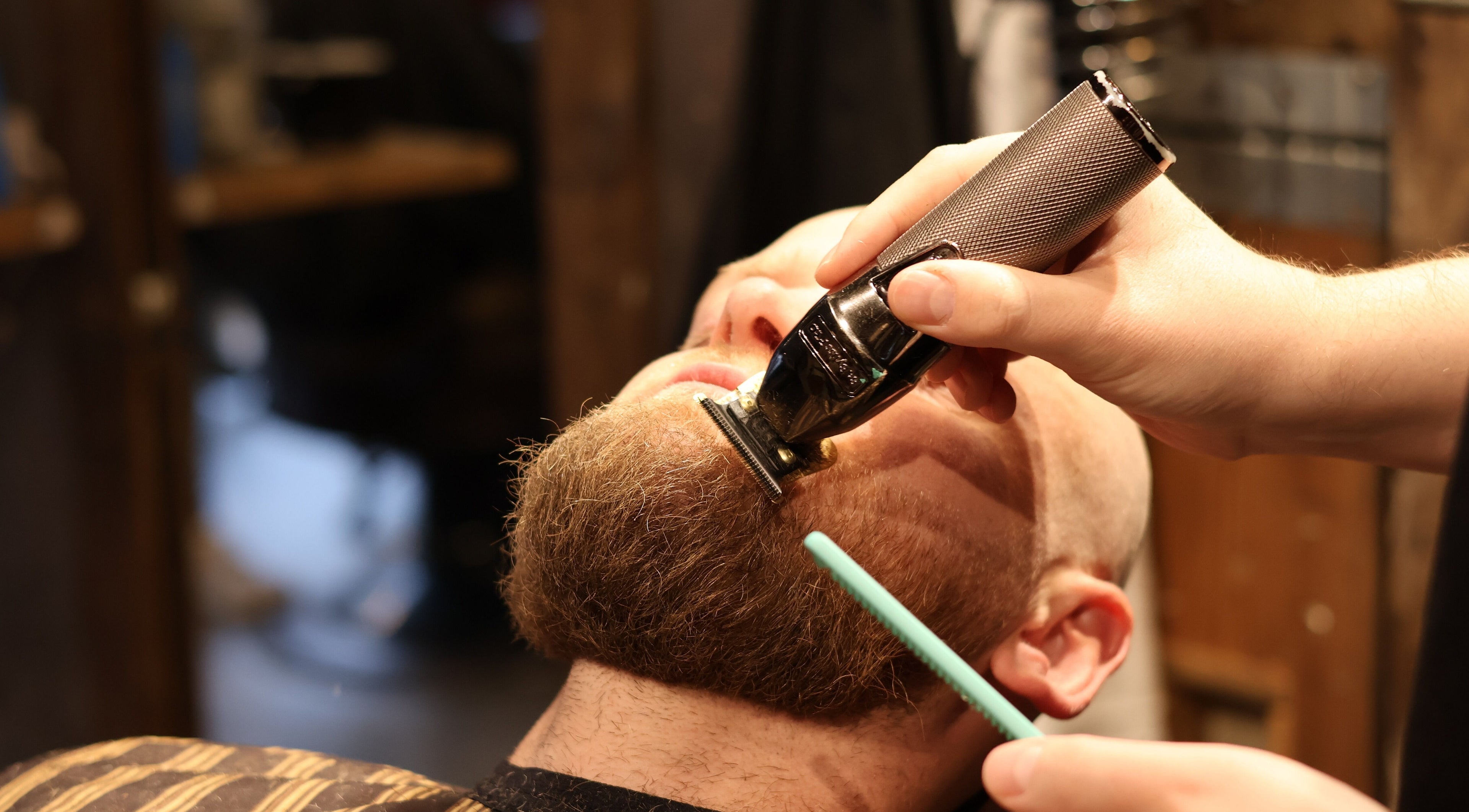 Expert beard grooming at Carlens Barbershop (Odense • Søndergade), Odense, DK. Experience skilled razor precision.